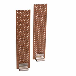 dwa drewniane knoty z dziurkami do produkcji świec sojowych