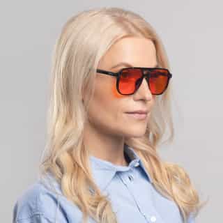 okulary concrete biohac z czerwonym filtrem zapewniające głęboki wypoczynek i szybsze zasypianie